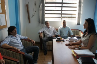 Visitando a Dirigente de Ensino Ademilda