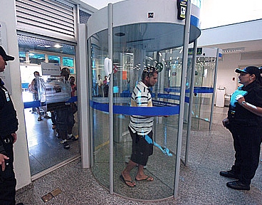 Sancionada Lei que obriga estabelecimentos bancários a manter guarda-volumes