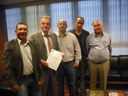 Vereadores buscam recursos e soluções com o Presidente da Assembleia Samuel Moreira Vereadores buscam recursos e soluções com o Presidente da Assembleia Samuel Moreira