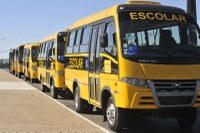 Vereador Cleiton requer utilização de ônibus municipais para transporte de estudantes universitários